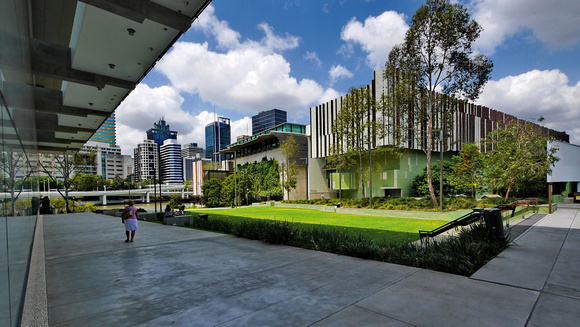 The courtyard between the galleries