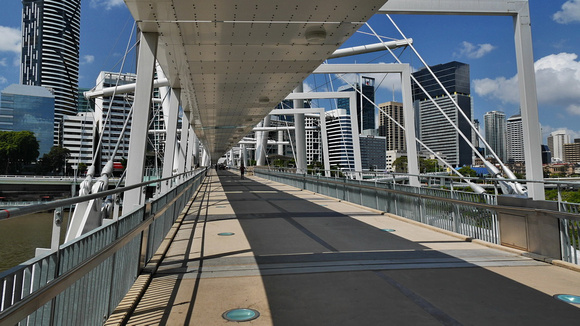 Crossing the Kurilpa foot bridge to the city
